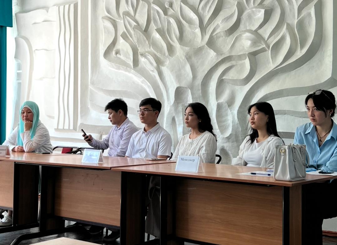 Подробнее о статье 2025-жылдын 16-июнунда техникумдун окуу залынын ичинде 3-курс студенттеринин өндүрүштүк практиканын жыйынтыгы боюнча конференция өттү